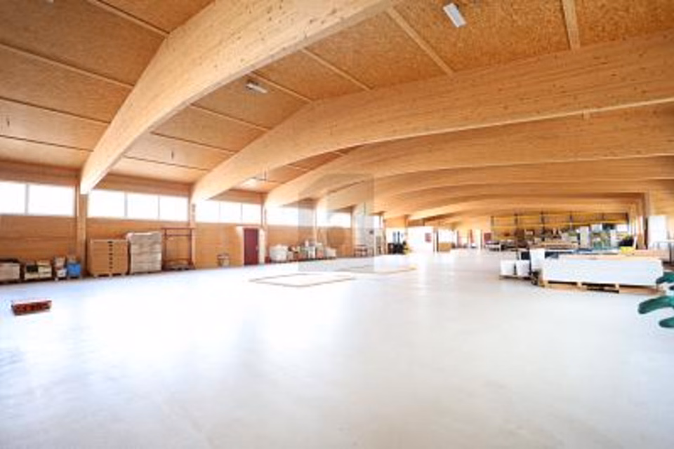 Surface de production avec hauteur intérieure de 6 mètres, 4538 Oberbipp, Bern, CH