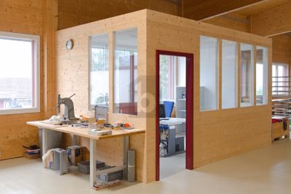 SURFACE DE PRODUCTION AVEC HAUTEUR INTÉRIEURE DE 6 MÈTRES, 4538 Oberbipp, Bern, CH