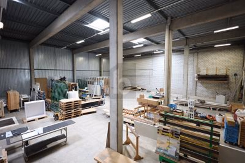 Magazzino a scaffalature alte — altezza interna 6,5 m, 4538 Oberbipp, Bern, CH