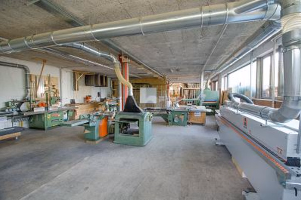 ATELIER AVEC ACCÈS DIRECT ET RAMPE D'EXPÉDITION, 4538 Oberbipp, Bern, CH
