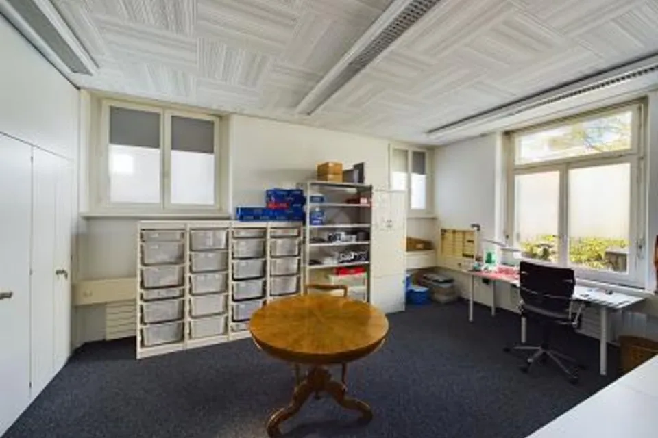 CENTRAL ET PRATIQUE, 3250 Lyss, Bern, CH