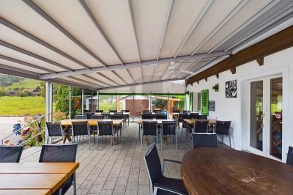 Local traditionnel rénové avec 25 places de parking, 6126 Daiwil, Lucerne, CH