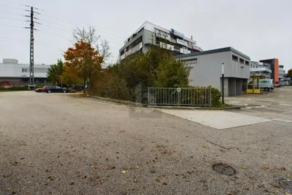 RAPPRESENTATIVO / EFFICACE SULL'AUTOSTRADA A1, 3322 Urtenen-Schönbühl, Bern, CH