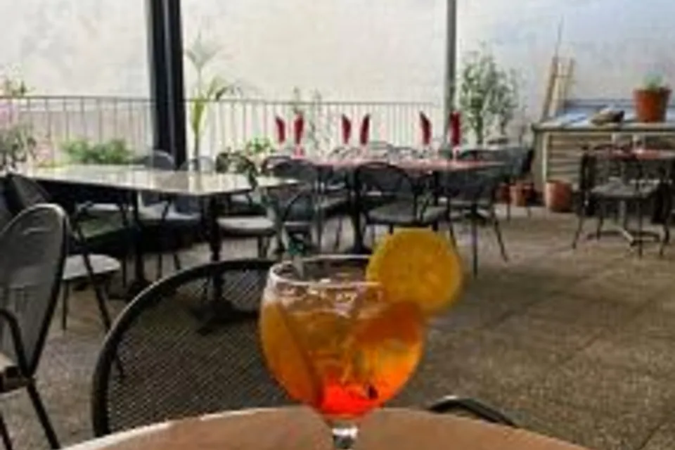 CHALEUREUX ET PERFORMANT, 1003 Lausanne, Vaud, CH