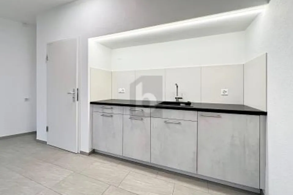 UFFICIO UNICO IN POSIZIONE CENTRALE, 9470 Buchs SG, St. Gallen, CH