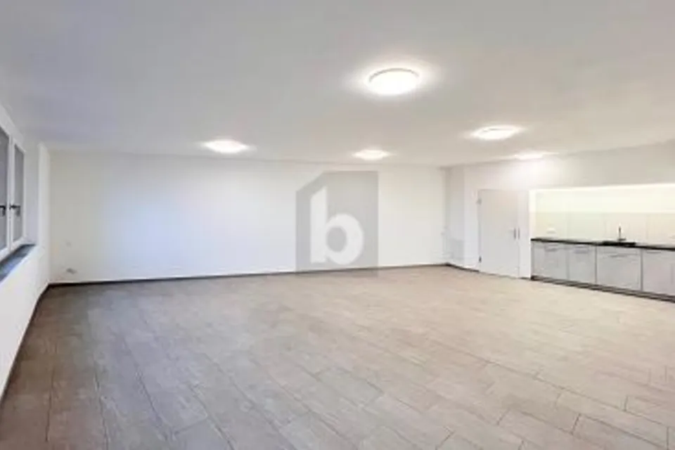 UFFICIO UNICO IN POSIZIONE CENTRALE, 9470 Buchs SG, St. Gallen, CH