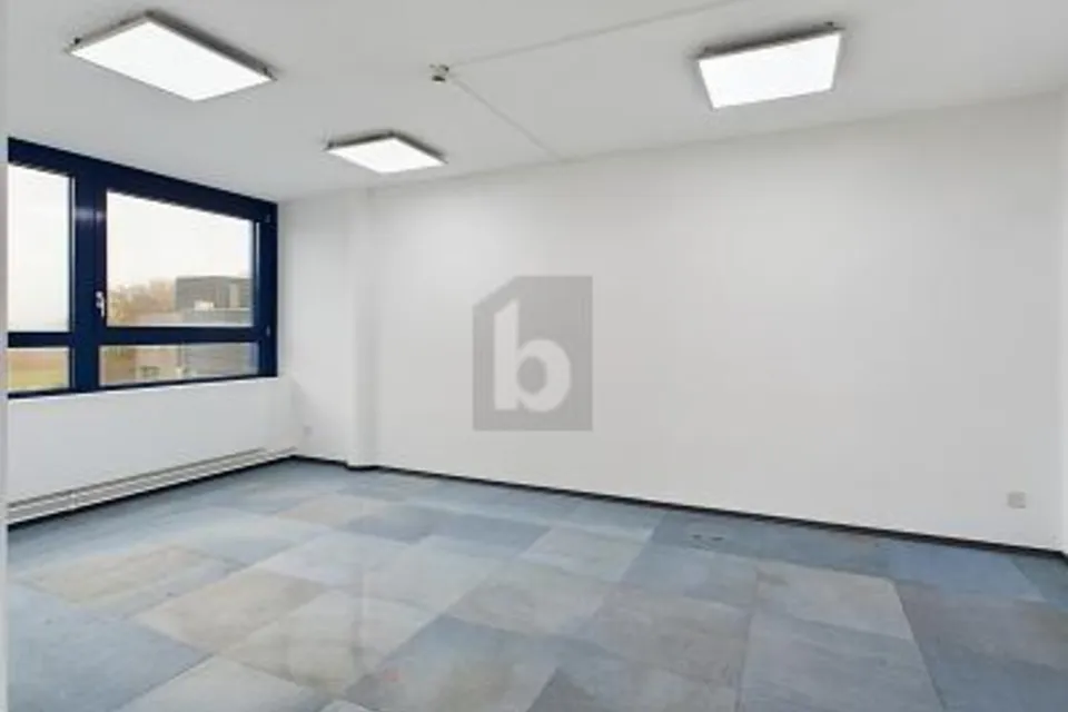 DU BUREAU INDIVIDUEL AU GRAND OPEN SPACE (200/400/800 M2), 4528 Zuchwil, Solothurn, CH