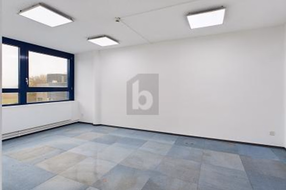 DU BUREAU INDIVIDUEL AU GRAND OPEN SPACE (200/400/800 M2), 4528 Zuchwil, Solothurn, CH