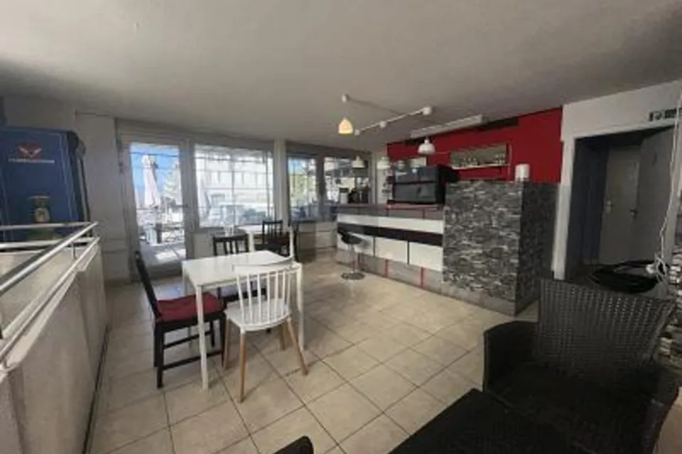 CHARMANT ET CENTRAL AVEC UNE CLIENTÈLE D'HABITUÉS, 1004 Lausanne, Vaud, CH