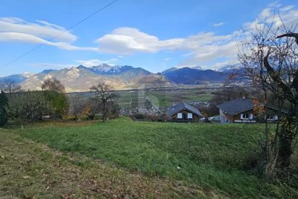 TRÈS ENSOLEILLÉ AVEC VUE SUR LES MONTAGNES, 1895 Vionnaz, Valais/Wallis, CH