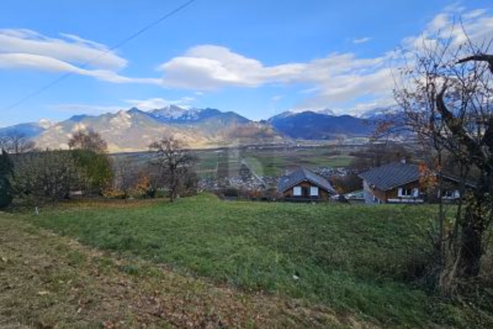 TRÈS ENSOLEILLÉ AVEC VUE SUR LES MONTAGNES, 1895 Vionnaz, Valais/Wallis, CH
