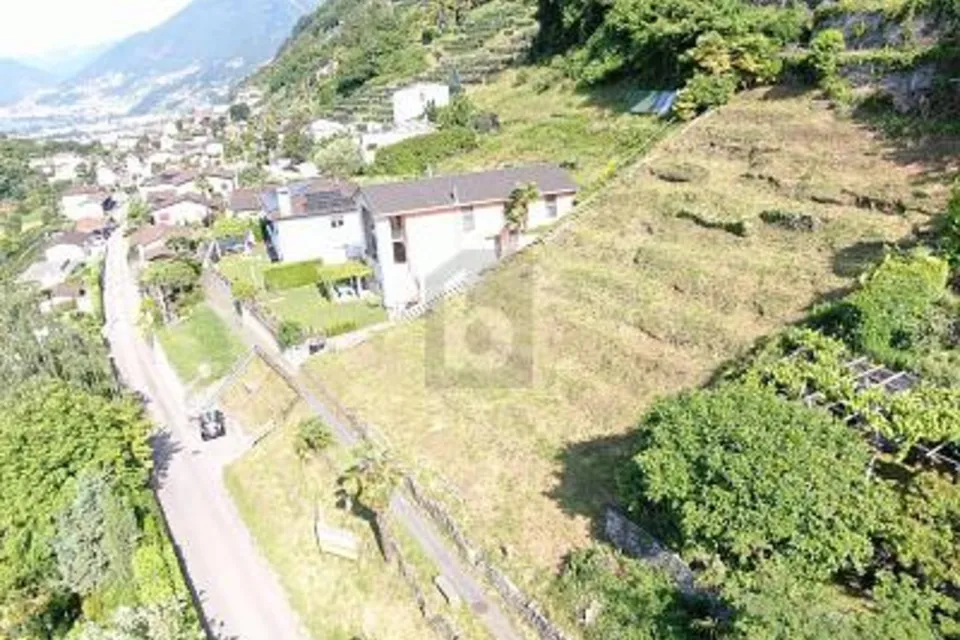 AMPIO IN POSIZIONE SOLEGGIATA CON VISTA, 6597 Agarone, Ticino, CH