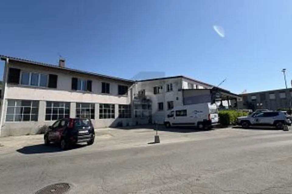 ENSEMBLE DE 2 BÂTIMENTS, 2525 Le Landeron, Neuchâtel, CH