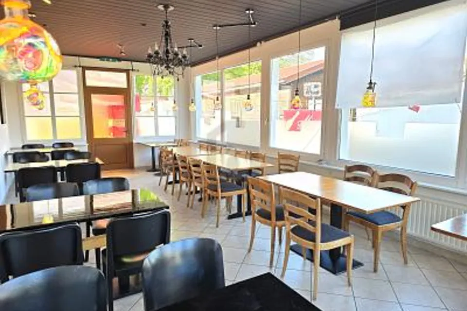MAGNIFIQUE RESTAURANT AVEC UN GRAND POTENTIEL, 2114 Fleurier, Neuchâtel, CH