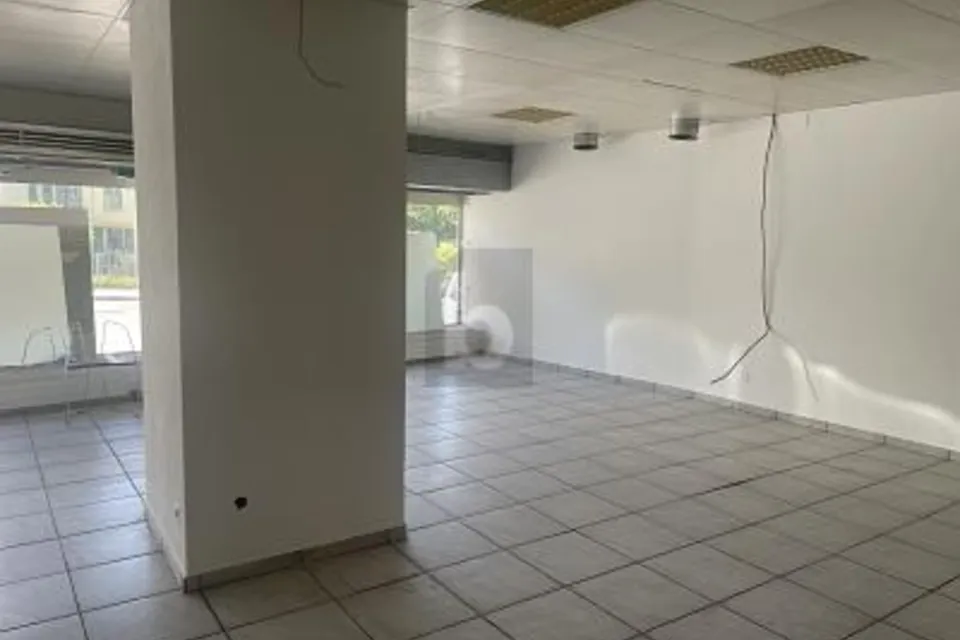 LOCAL COMMERCIAL EN BON EMPLACEMENT PASSANT, 3960 Sierre, Valais/Wallis, CH