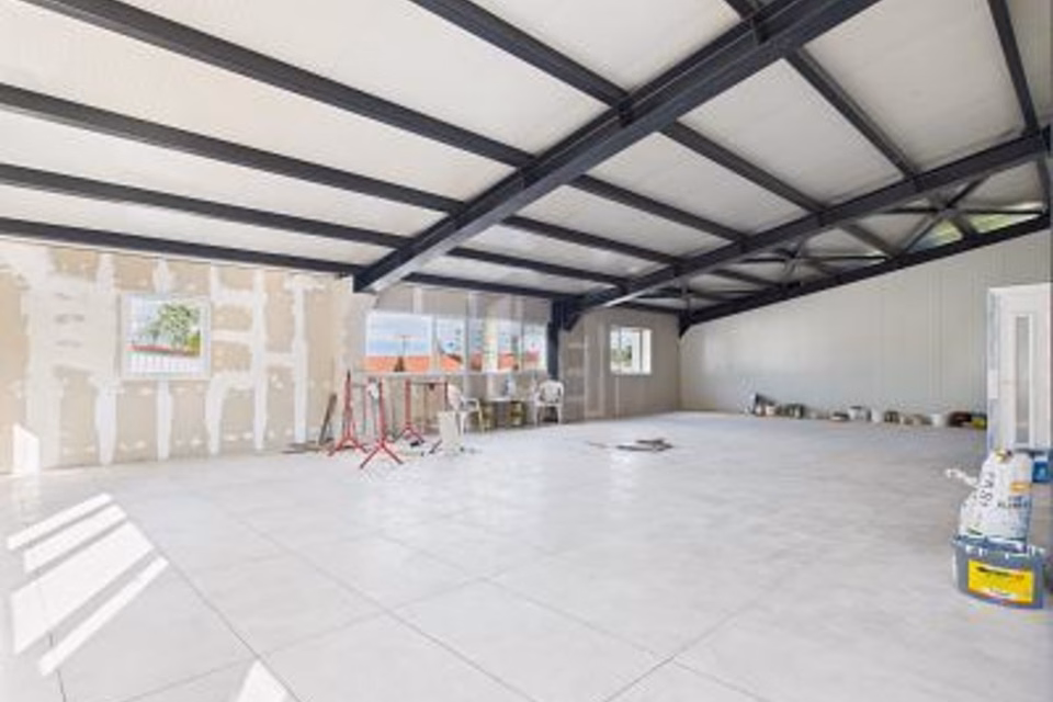 ZENTRAL UND HELL, 4702 Oensingen, Solothurn, CH