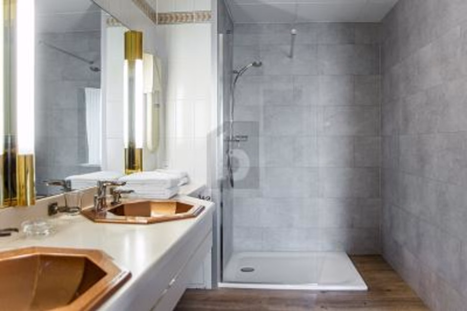 SCHLÜSSELFERTIGES HOTEL MIT GROSSEM POTENZIAL, 2350 Saignelégier, Jura, CH