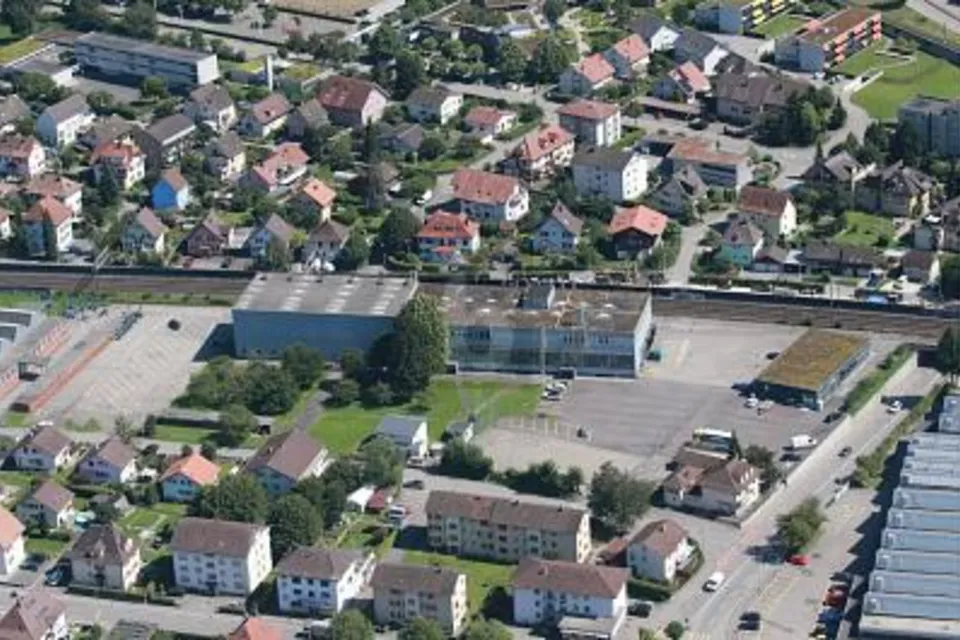 10 - 300 places de stationnement extérieures disponibles, 4528 Zuchwil, Solothurn, CH