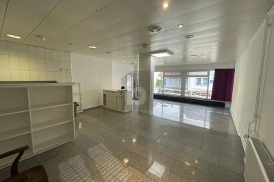 POLIVALENTE IN POSIZIONE CENTRALE, 4702 Oensingen, Solothurn, CH
