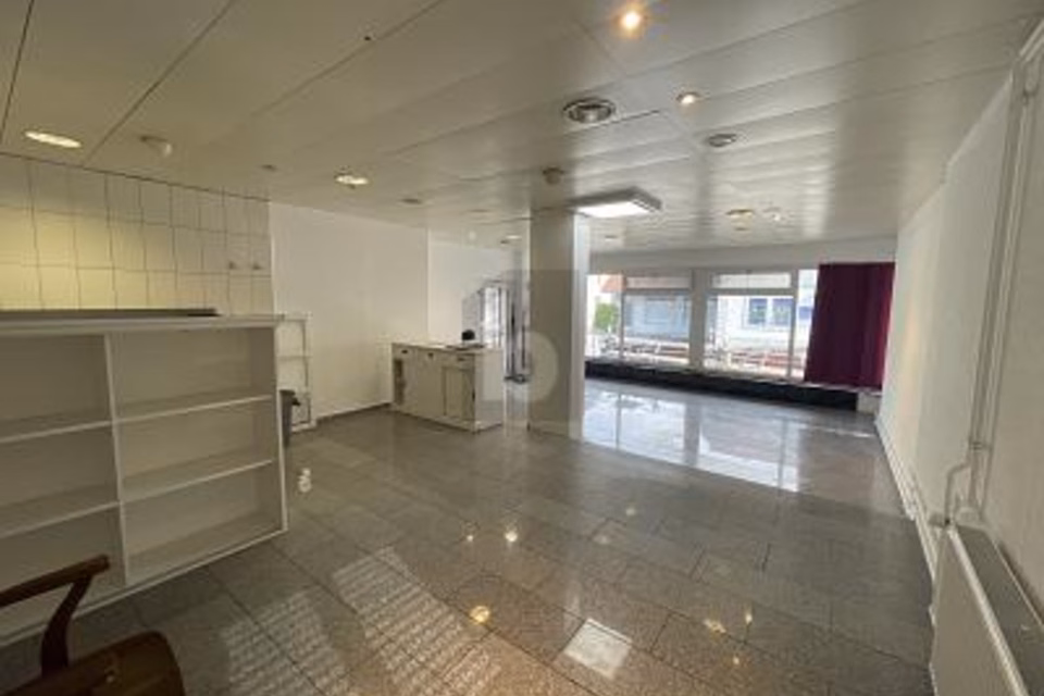 UTILISATION POLYVALENTE EN EMPLACEMENT CENTRAL, 4702 Oensingen, Solothurn, CH