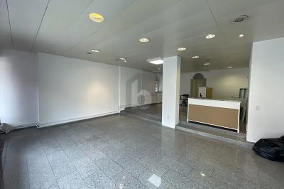 POLIVALENTE IN POSIZIONE CENTRALE, 4702 Oensingen, Solothurn, CH