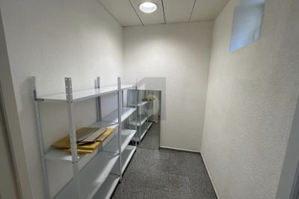 UTILISATION POLYVALENTE EN EMPLACEMENT CENTRAL, 4702 Oensingen, Solothurn, CH