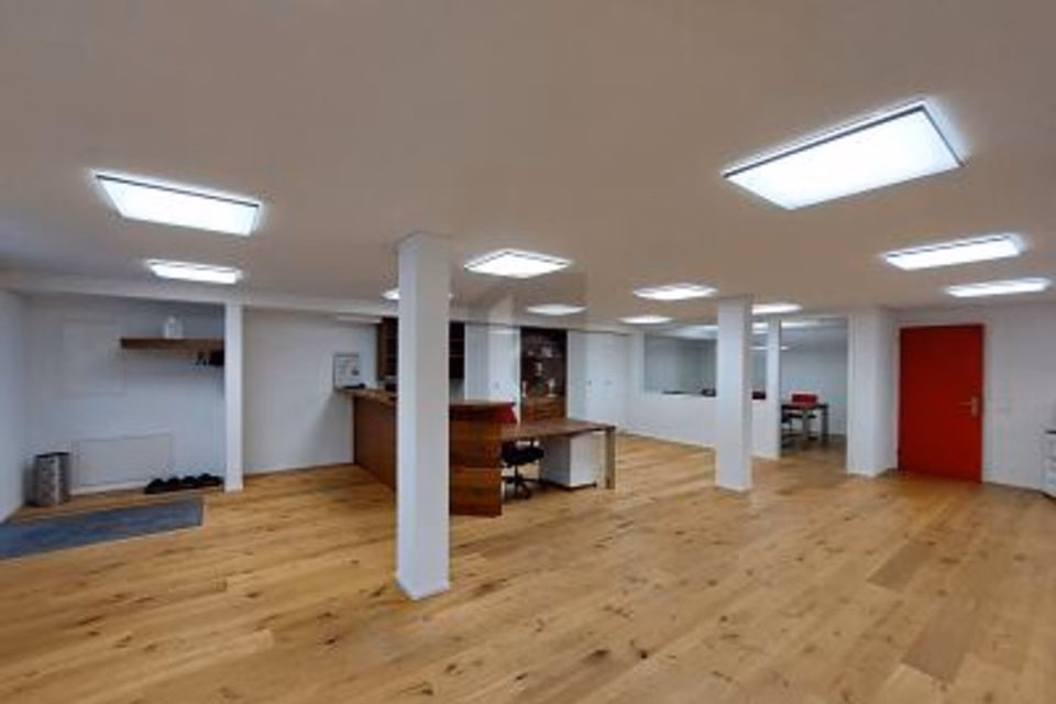 IL TUO NUOVO RIFUGIO BUSINESS: ARREDATO IN MODO FLESSIBILE, 6467 Schattdorf, Uri, CH