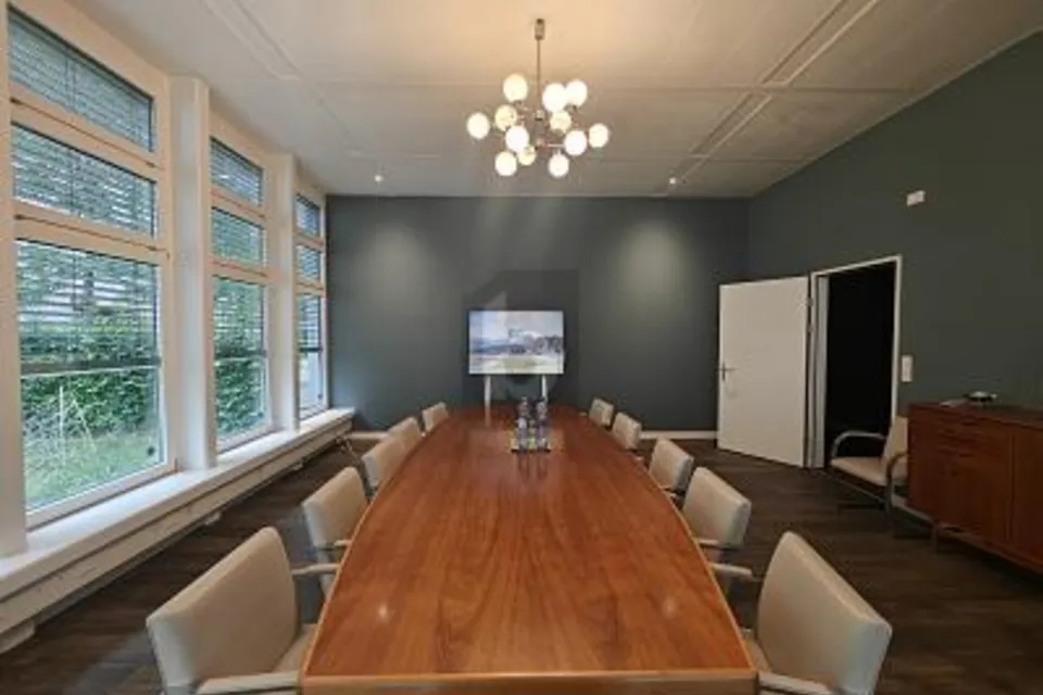 GROSSZÜGIG UND REPRÄSENTATIV, MIT LKW-RAMPEN, 4142 Münchenstein, Basel-Landschaft, CH