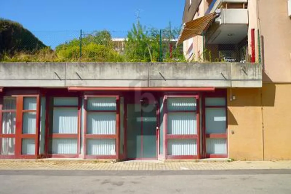 LOCAUX FONCTIONNELS, EMPLACEMENT STRATÉGIQUE, 1073 Savigny, Vaud, CH