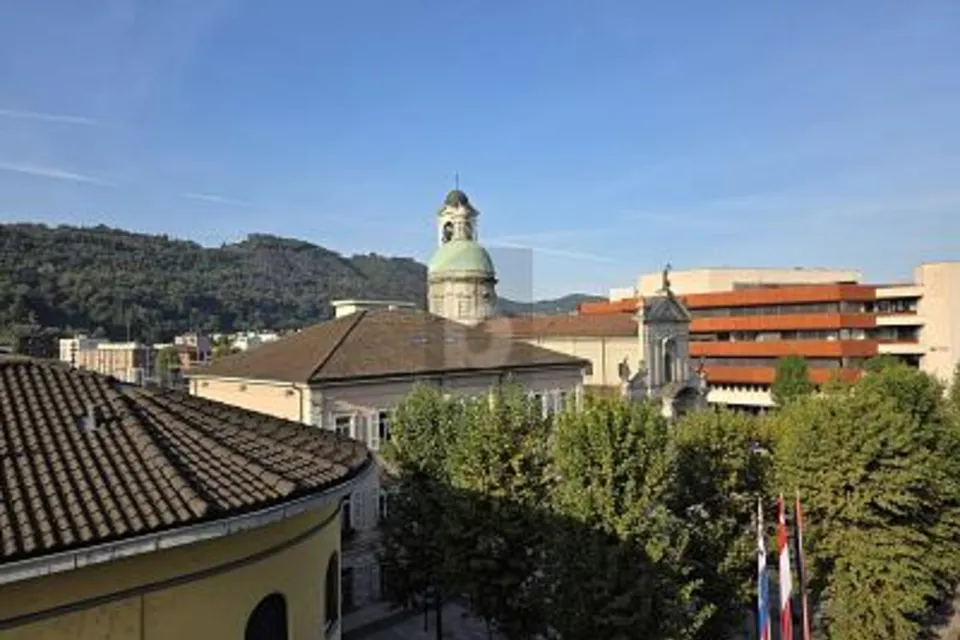 SPACIEUX ET ENSOLEILLÉ EN PLEIN CENTRE, 6830 Chiasso, Ticino, CH