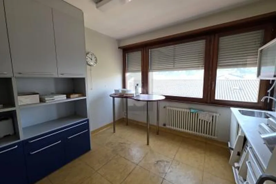 SPACIEUX ET ENSOLEILLÉ EN PLEIN CENTRE, 6830 Chiasso, Ticino, CH