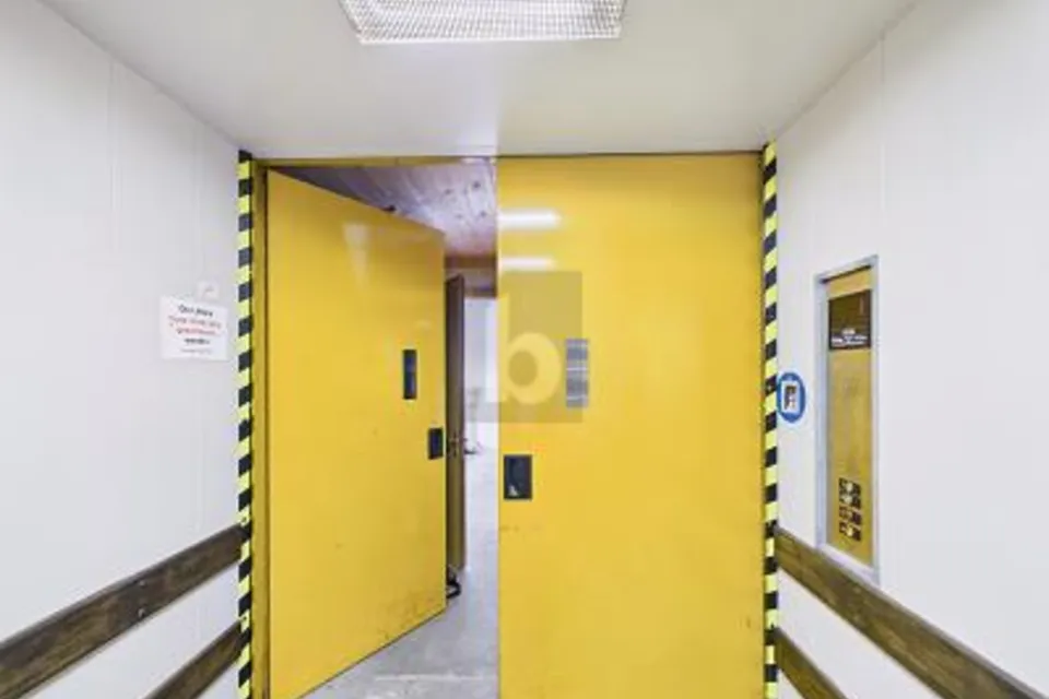 With large goods lift (6 m²) at motorway access, 6033 Buchrain, Lucerne, CH
