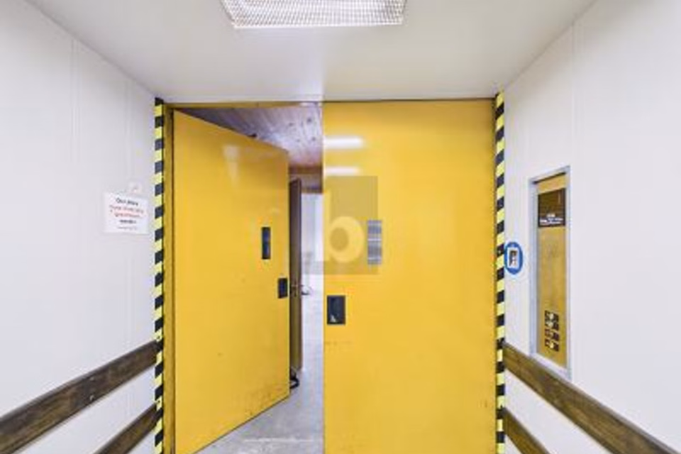 With large goods lift (6 m²) at motorway access, 6033 Buchrain, Lucerne, CH