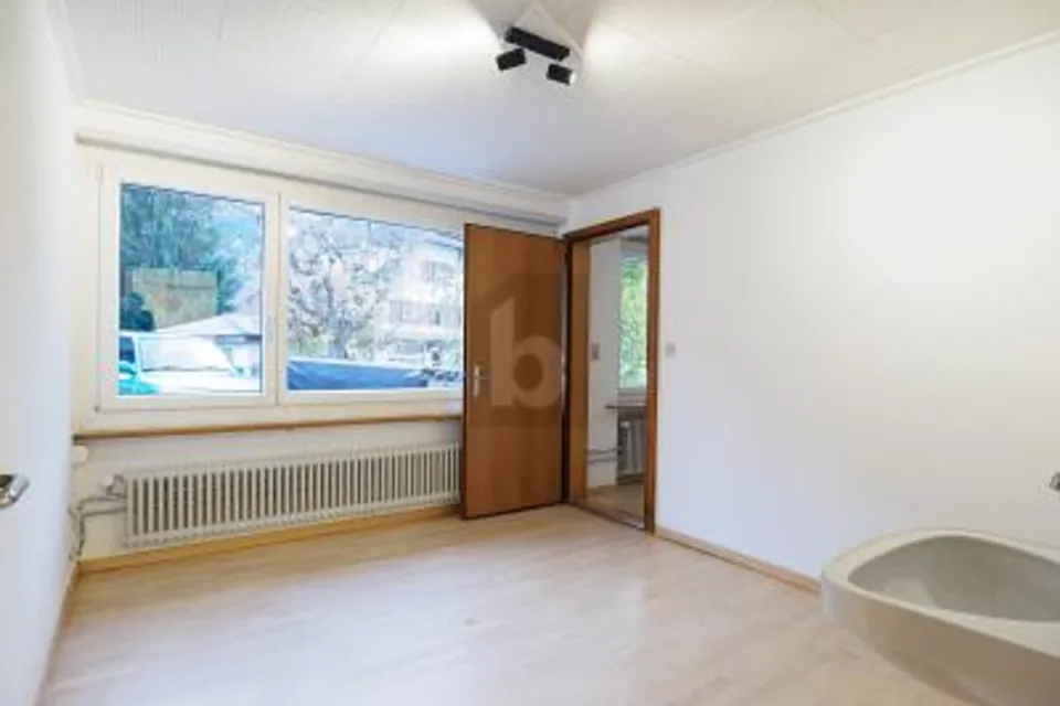 VIELSEITIG NUTZBAR UND ZENTRAL GELEGEN, 3752 Wimmis, Bern, CH