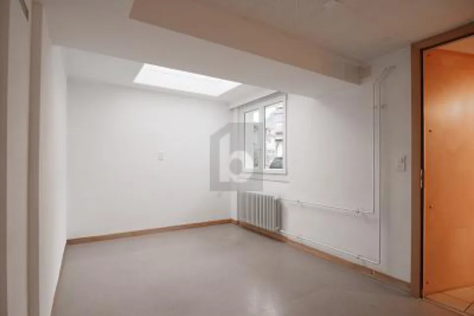 VIELSEITIG NUTZBAR UND ZENTRAL GELEGEN, 3752 Wimmis, Bern, CH