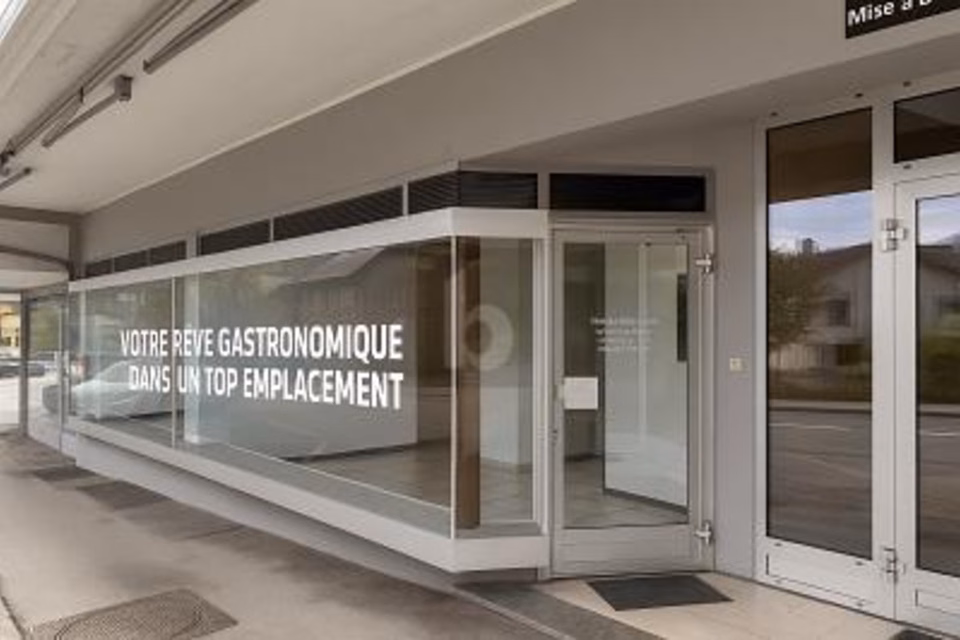 LOCAL COMMERCIAL EN BON EMPLACEMENT PASSANT, 3960 Sierre, Valais/Wallis, CH