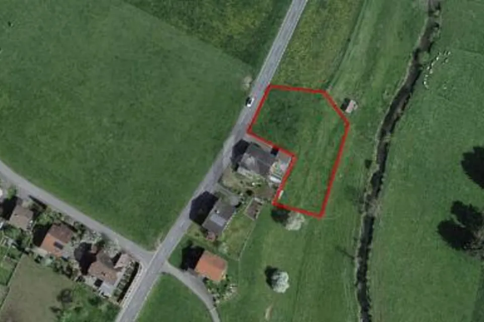 PARADIS CONSTRUCTIBLE SPACIEUX AVEC BEAUCOUP D'ESPACE, 3372 Wanzwil, Bern, CH