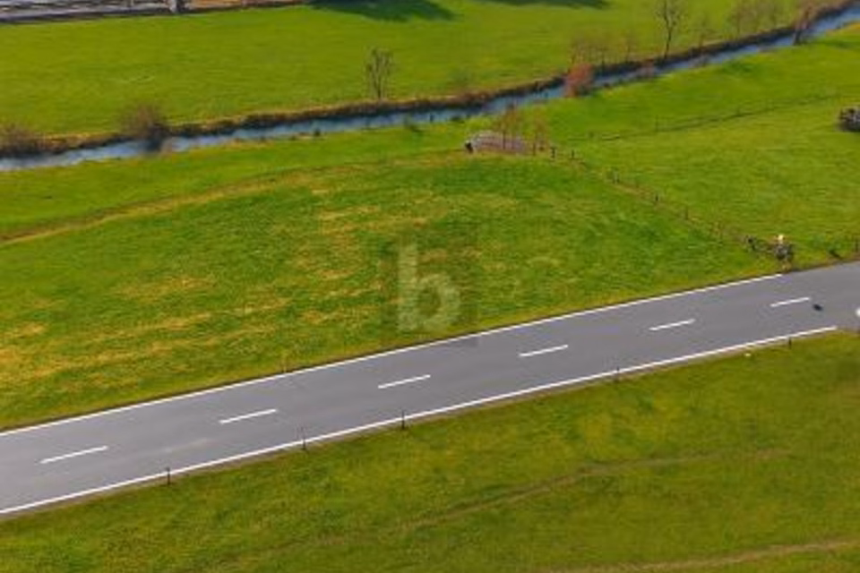 PARADIS CONSTRUCTIBLE SPACIEUX AVEC BEAUCOUP D'ESPACE, 3372 Wanzwil, Bern, CH