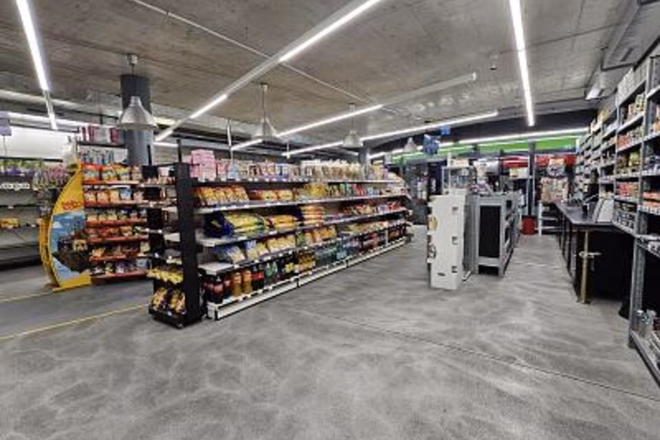 Emplacement attractif et générateur de fort chiffre d'affaires près de la gare, 8600 Dübendorf, Zurich, CH