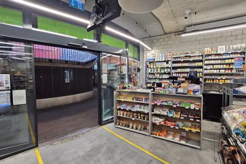 Emplacement attractif et générateur de fort chiffre d'affaires près de la gare, 8600 Dübendorf, Zurich, CH