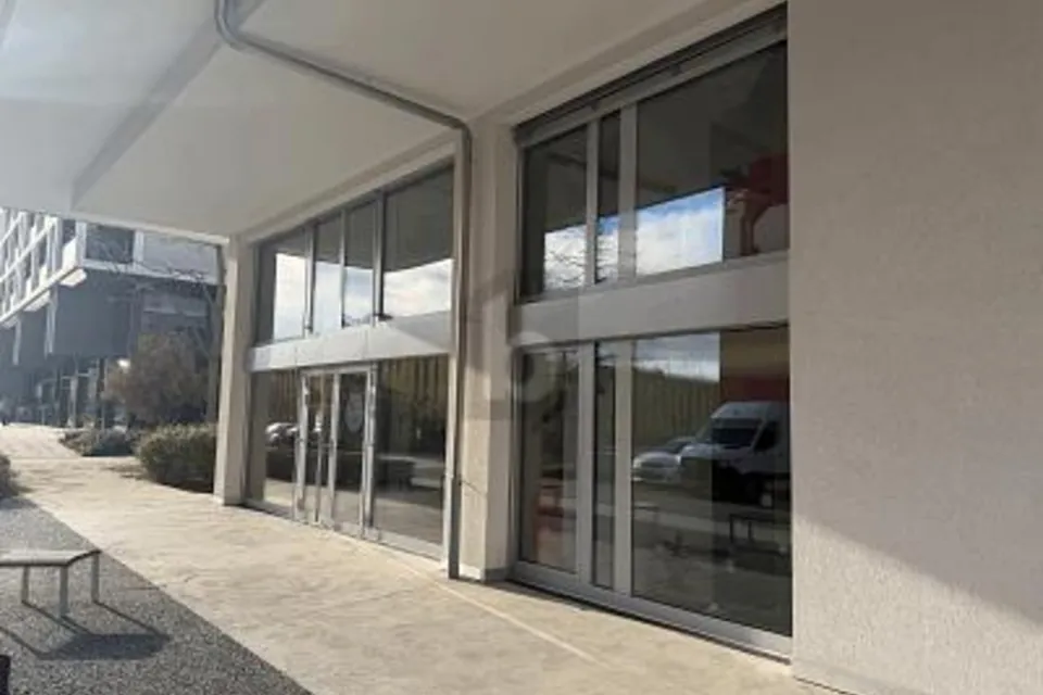 BRIGHT AND FLEXIBLE SPACES, 1260 Nyon, Vaud, CH