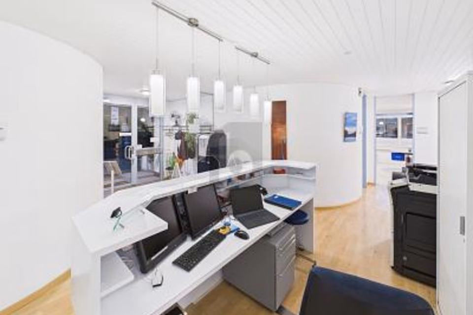 POSIZIONE CENTRALE E BEN ATTREZZATA, 3076 Worb, Bern, CH
