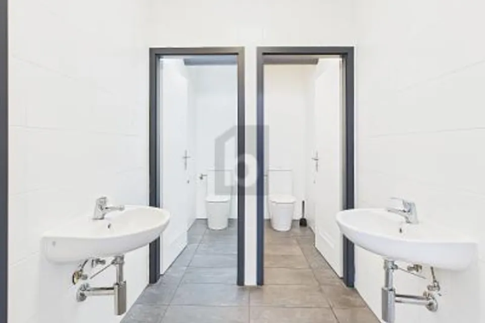 SHOWROOM LUMINOSO IN POSIZIONE TOP, 4528 Zuchwil, Solothurn, CH