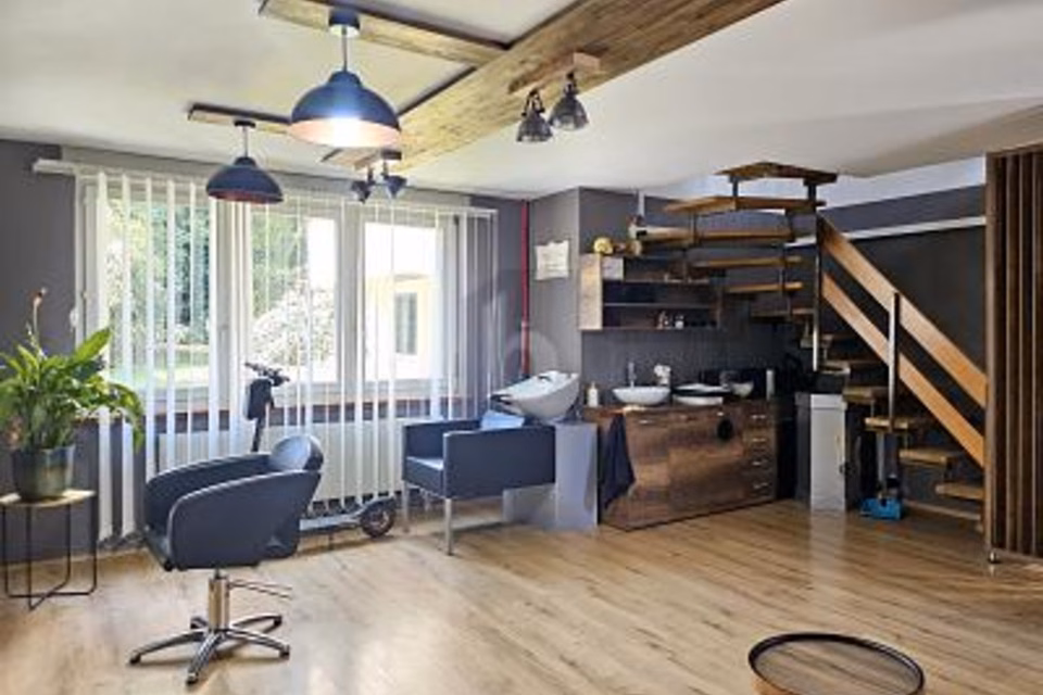 LOCAL EXCLUSIF À L'EMPLACEMENT IDÉAL, 8046 Zürich, Zurich, CH