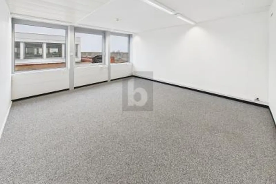 BIEN SITUÉ ET PRATIQUE (BUREAU 4.26), 4900 Langenthal, Bern, CH