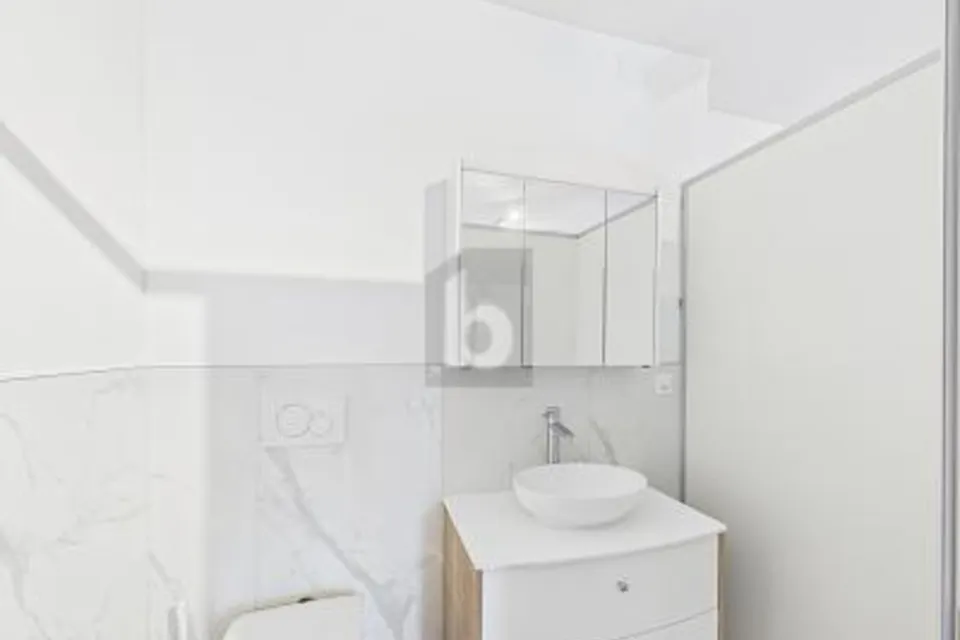 MODERNO RISTRUTTURATO IN POSIZIONE CENTRALE, 7450 Tiefencastel, Grisons, CH