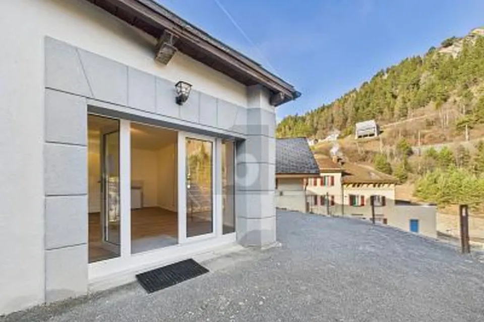 MODERNO RISTRUTTURATO IN POSIZIONE CENTRALE, 7450 Tiefencastel, Grisons, CH