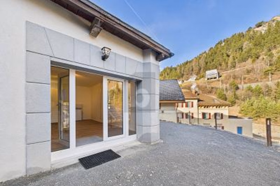 MODERNO RISTRUTTURATO IN POSIZIONE CENTRALE, 7450 Tiefencastel, Grisons, CH