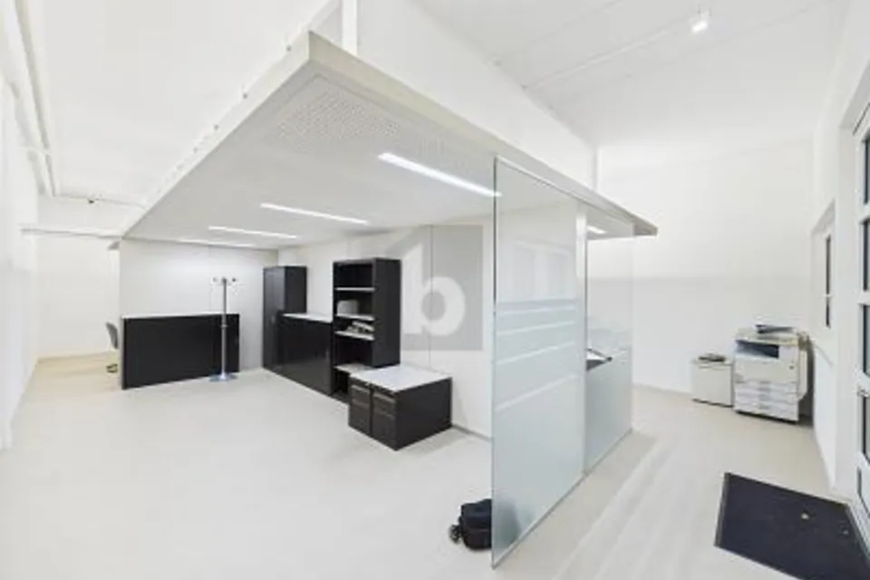 DI PRIMA CLASSE, LUMINOSO IN POSIZIONE CENTRALE, 8500 Frauenfeld, Thurgau, CH