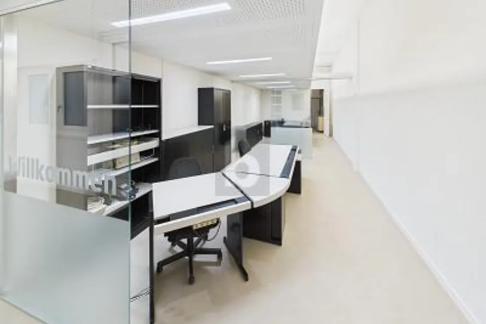 DI PRIMA CLASSE, LUMINOSO IN POSIZIONE CENTRALE, 8500 Frauenfeld, Thurgau, CH
